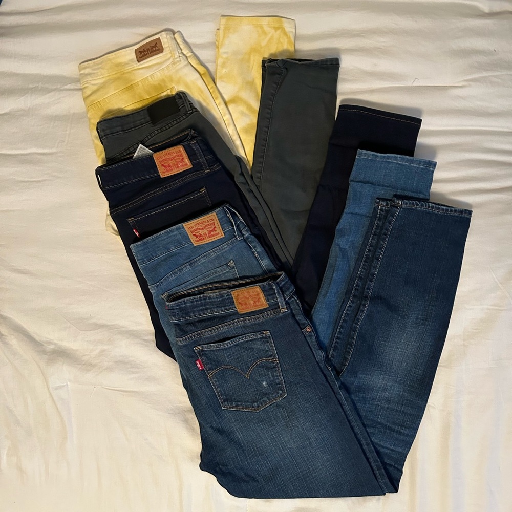 Pack full of Levi’s skinny jeans!!